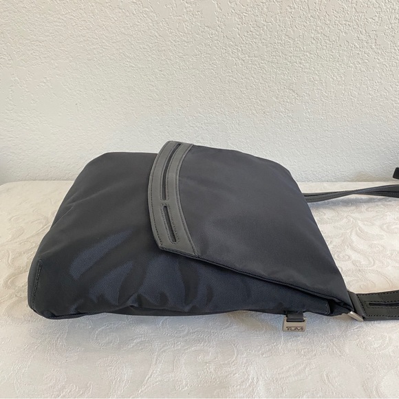 Tumi black nylon crossbody bag - Picture 11 of 12